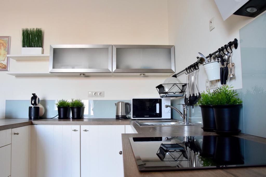 Luxury Apartment By Hi5 - Kiraly Street Suite Budapest Ngoại thất bức ảnh
