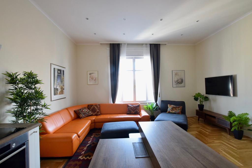 Luxury Apartment By Hi5 - Kiraly Street Suite Budapest Ngoại thất bức ảnh