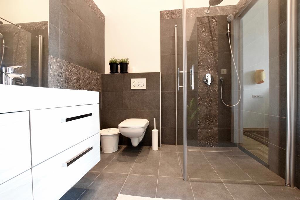 Luxury Apartment By Hi5 - Kiraly Street Suite Budapest Ngoại thất bức ảnh