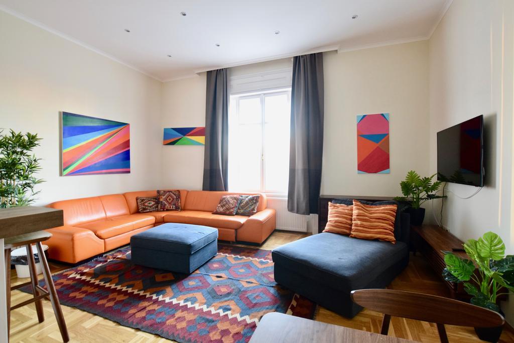 Luxury Apartment By Hi5 - Kiraly Street Suite Budapest Ngoại thất bức ảnh