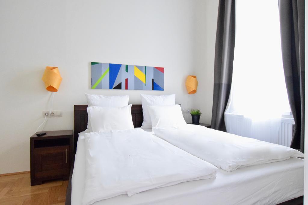 Luxury Apartment By Hi5 - Kiraly Street Suite Budapest Ngoại thất bức ảnh