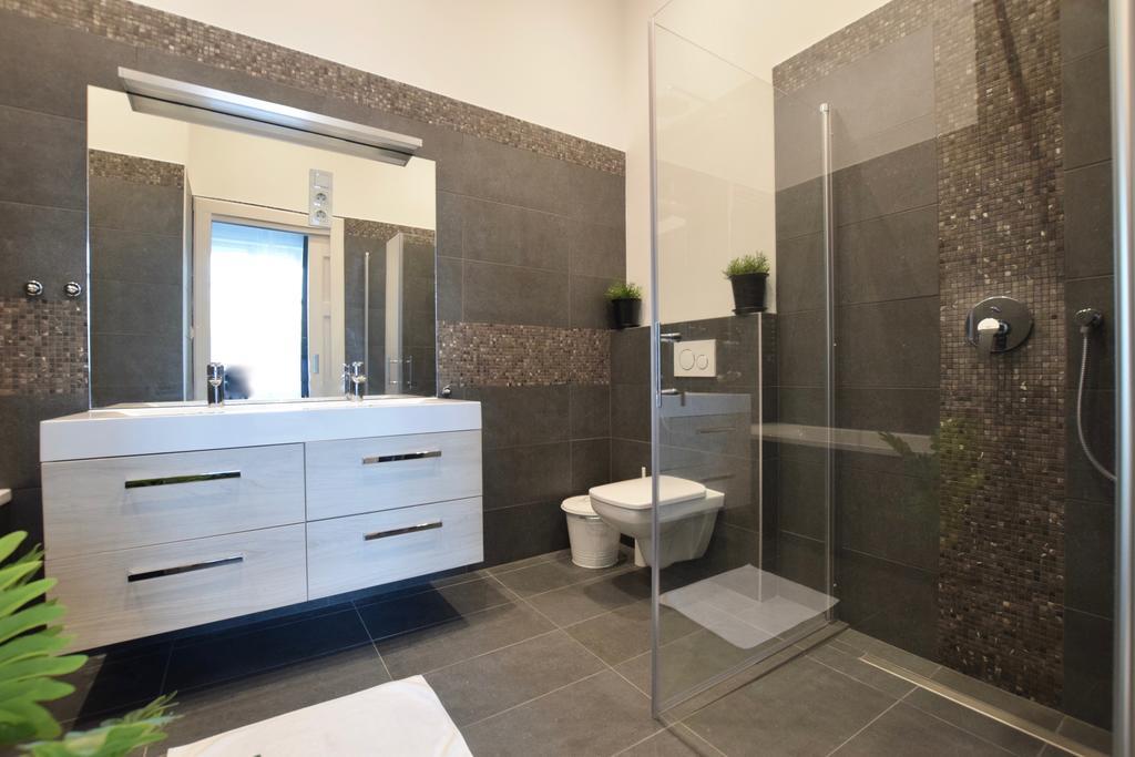 Luxury Apartment By Hi5 - Kiraly Street Suite Budapest Ngoại thất bức ảnh
